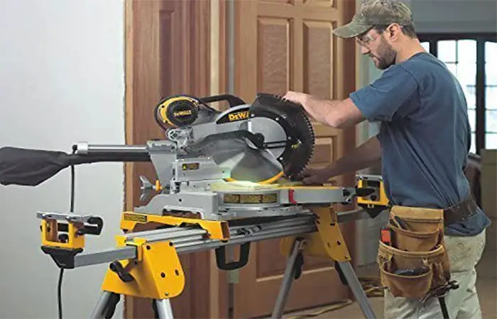 DEWALT DWS780 12-Inch Sliding Compound Miter Saw Review